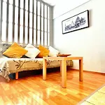 Acacia Aparhotel-Near New York Cafe