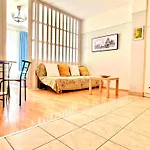 Acacia Aparhotel-Near New York Cafe