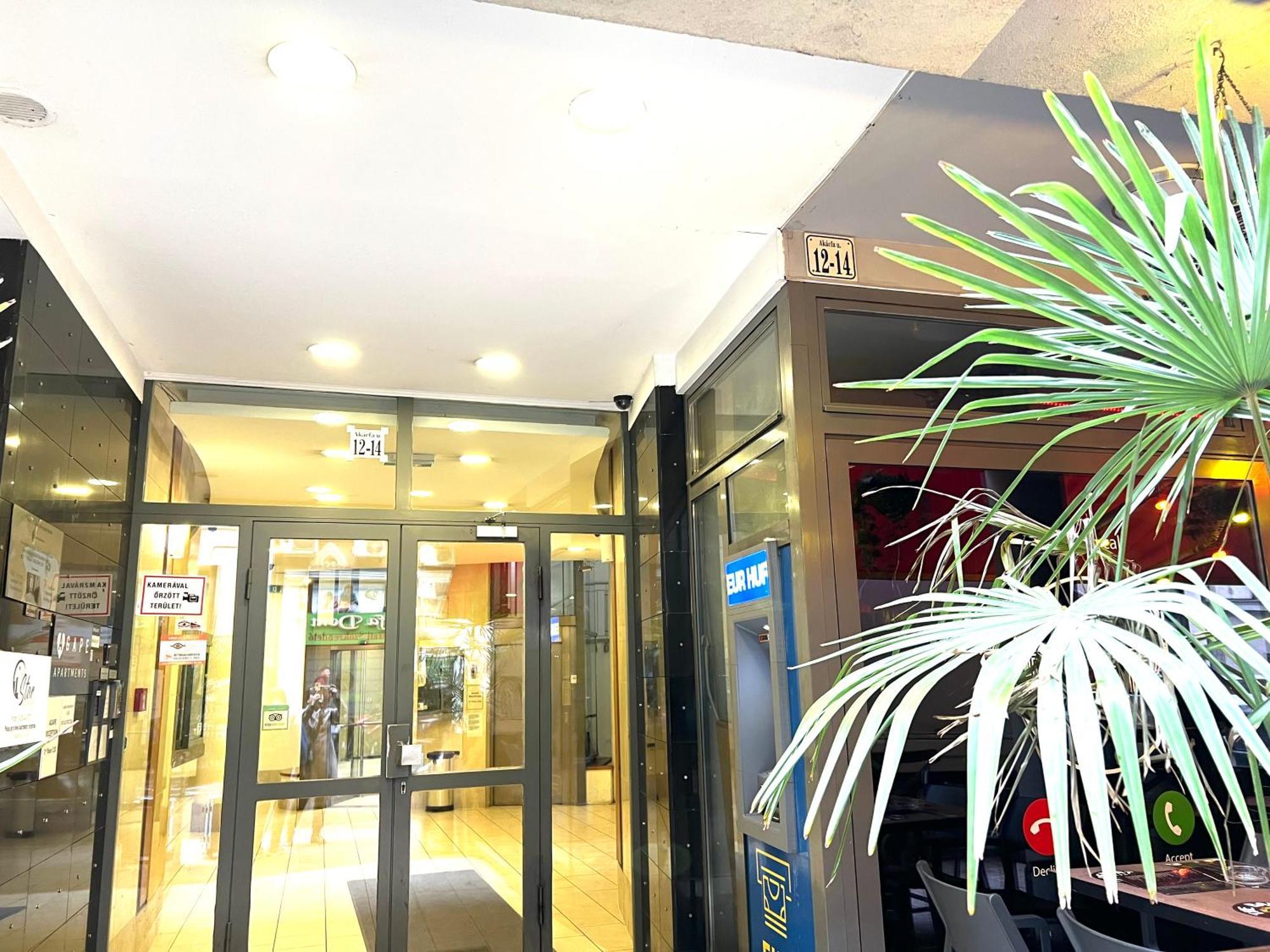 Acacia Aparhotel-near New York Cafe Budapeszt
